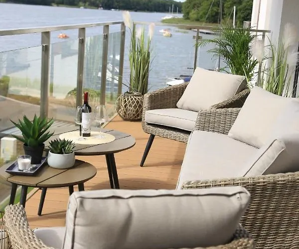 Lake View Apartment